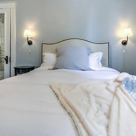Elegant Colonial With Lovely Details And Character 멤피스 외부 사진