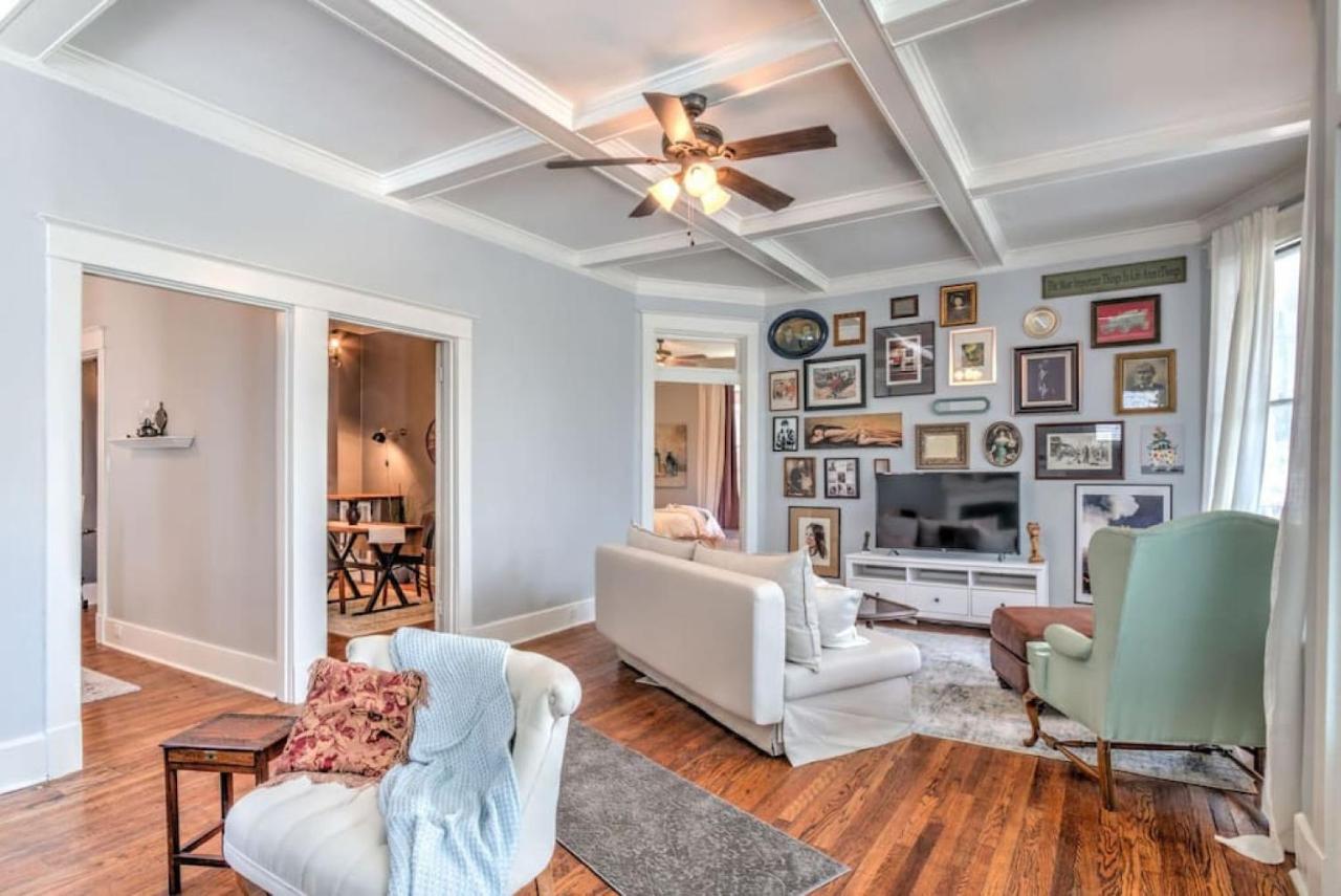 Elegant Colonial With Lovely Details And Character 멤피스 외부 사진