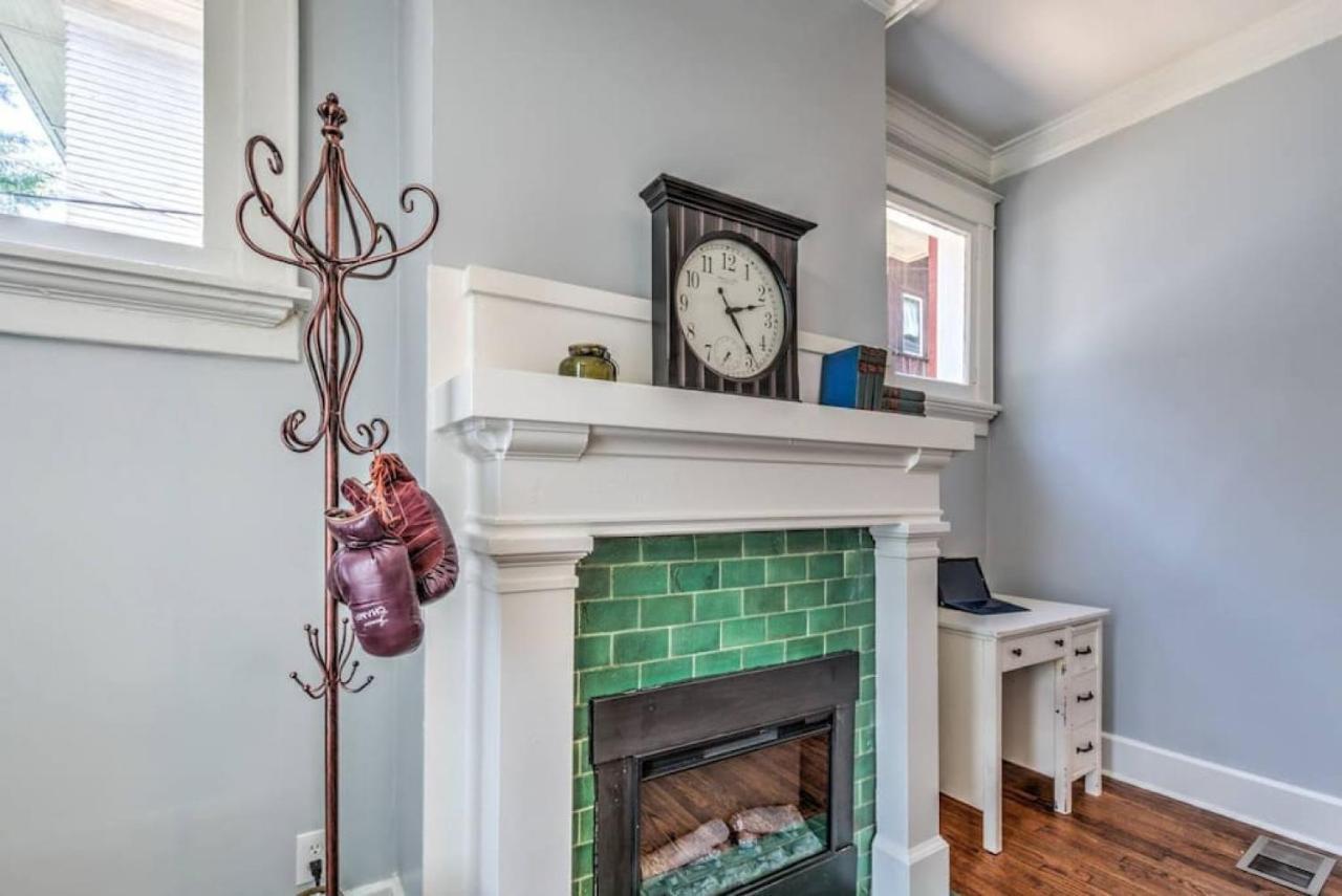 Elegant Colonial With Lovely Details And Character 멤피스 외부 사진